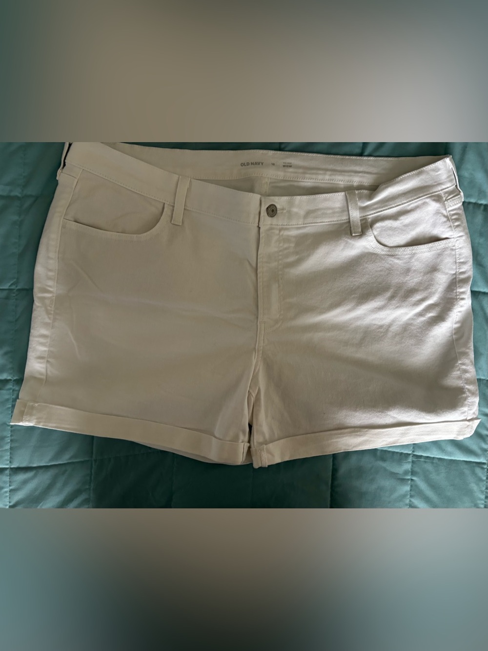 Old Navy White Women's Rolled-Hem Stretch Shorts